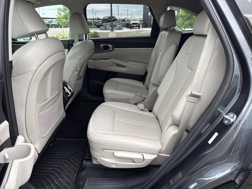 Used 2023 Kia Sorento SX AWD/4WD image 26