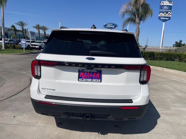 New 2026 Ford Explorer Active RWD image 4