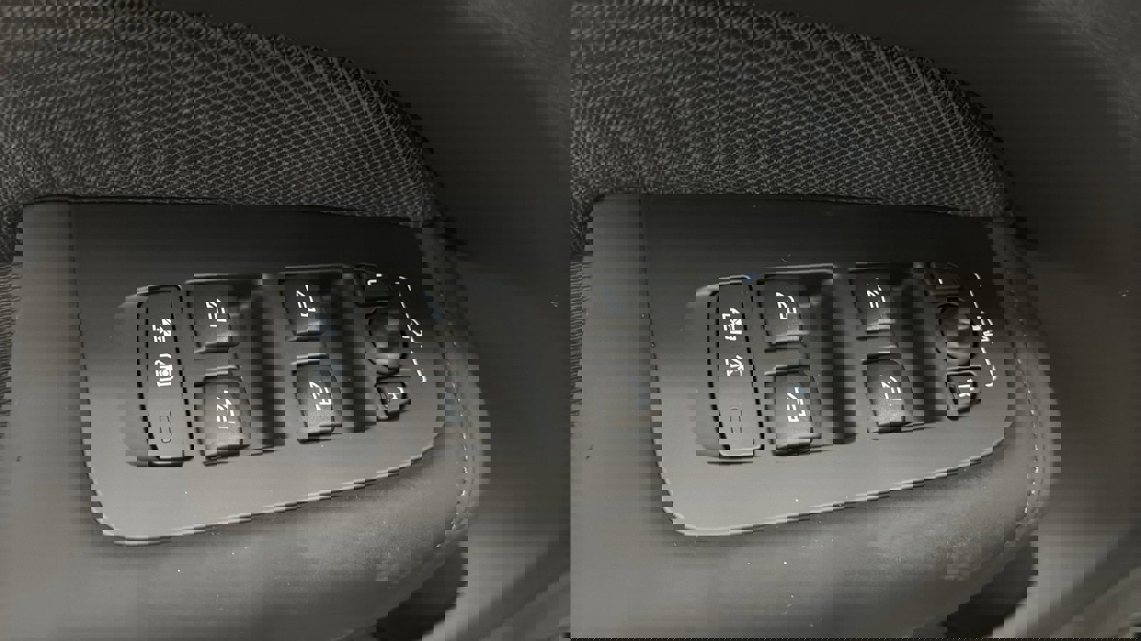 New 2026 Volvo XC60 T8 Ultra w/ Protection Package Premier image 22