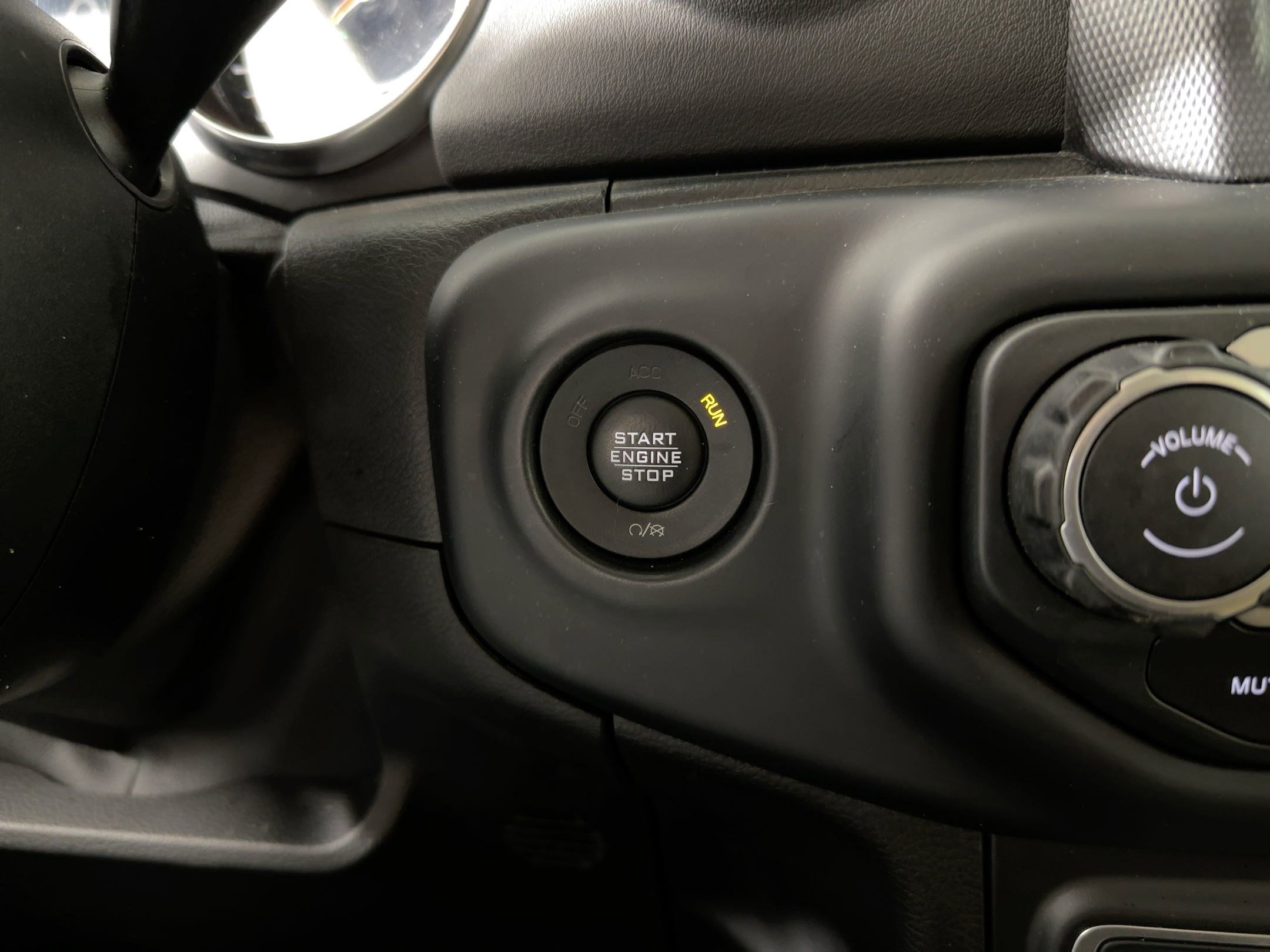 Used 2018 Jeep Wrangler Unlimited Sahara image 26