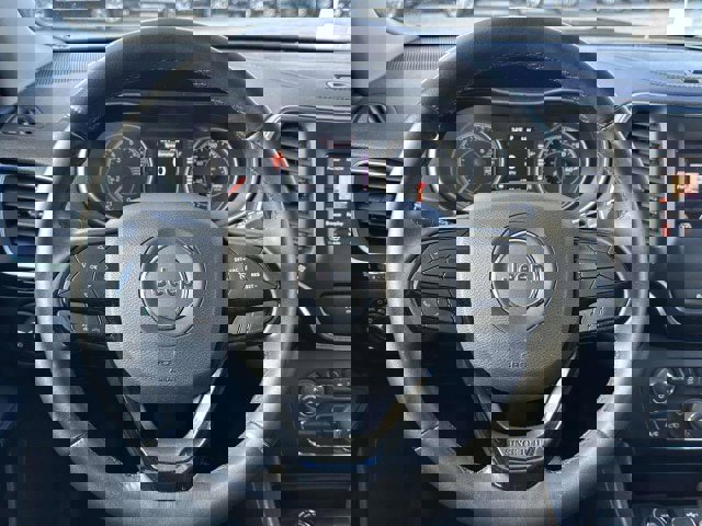 Used 2020 Jeep Cherokee Latitude Plus image 26