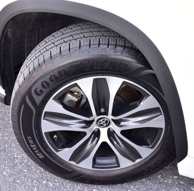 Used 2022 Toyota Highlander XLE image 38