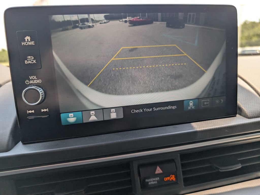 Used 2025 Honda Pilot Touring image 14
