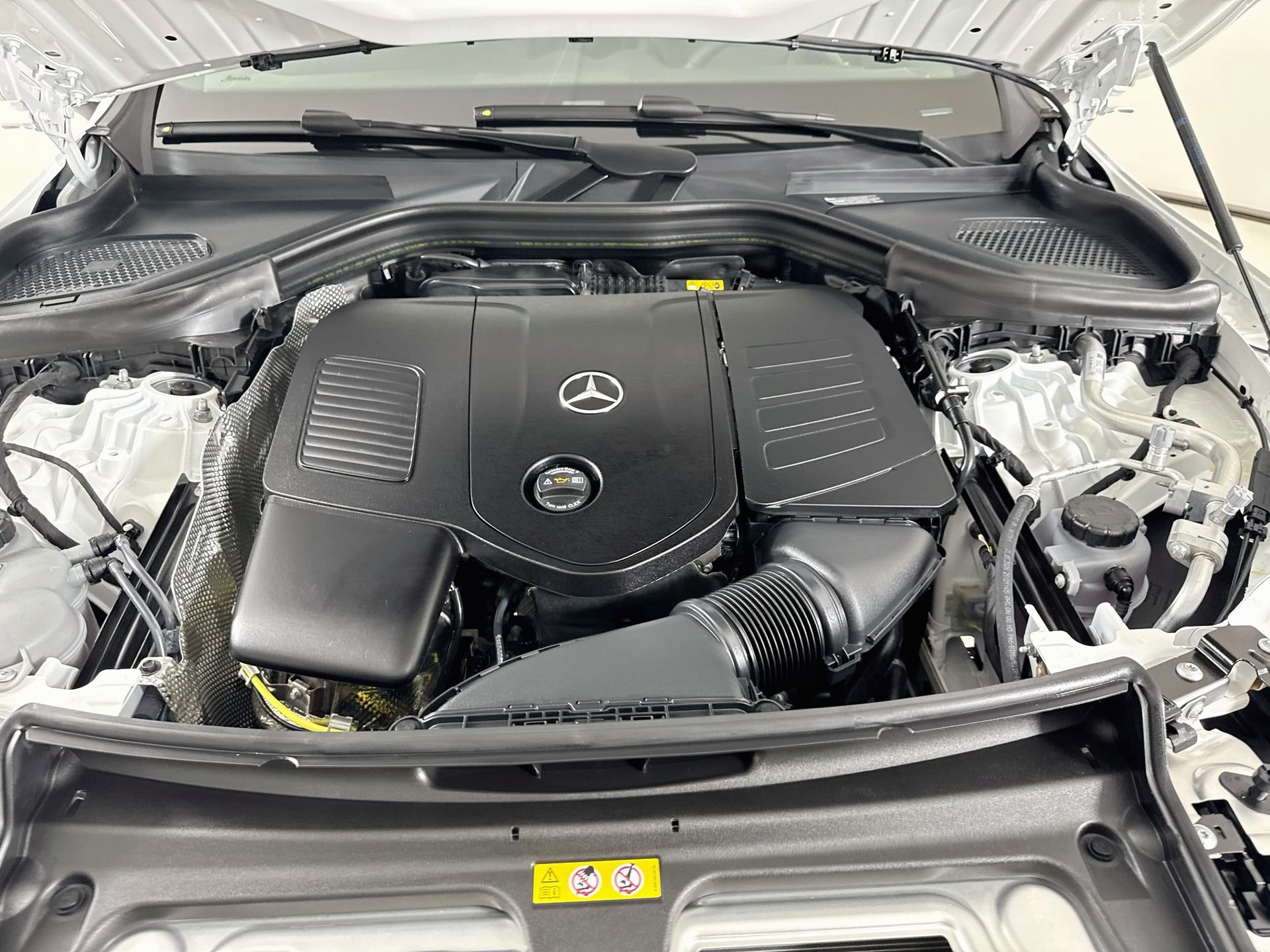 New 2027 Mercedes-Benz GLC 300 image 32