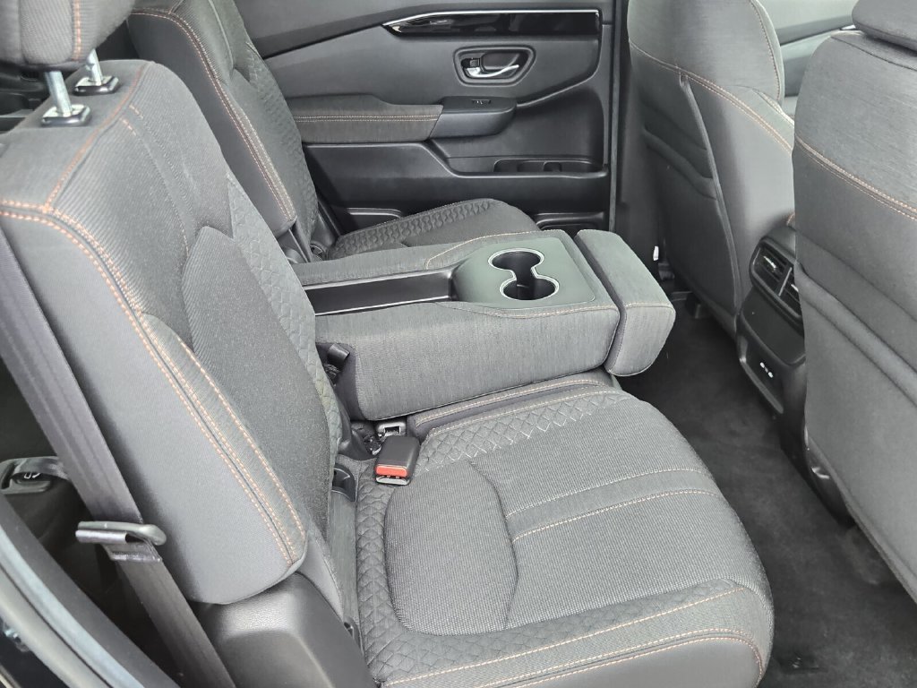 Certified 2025 Honda Pilot Sport image 15