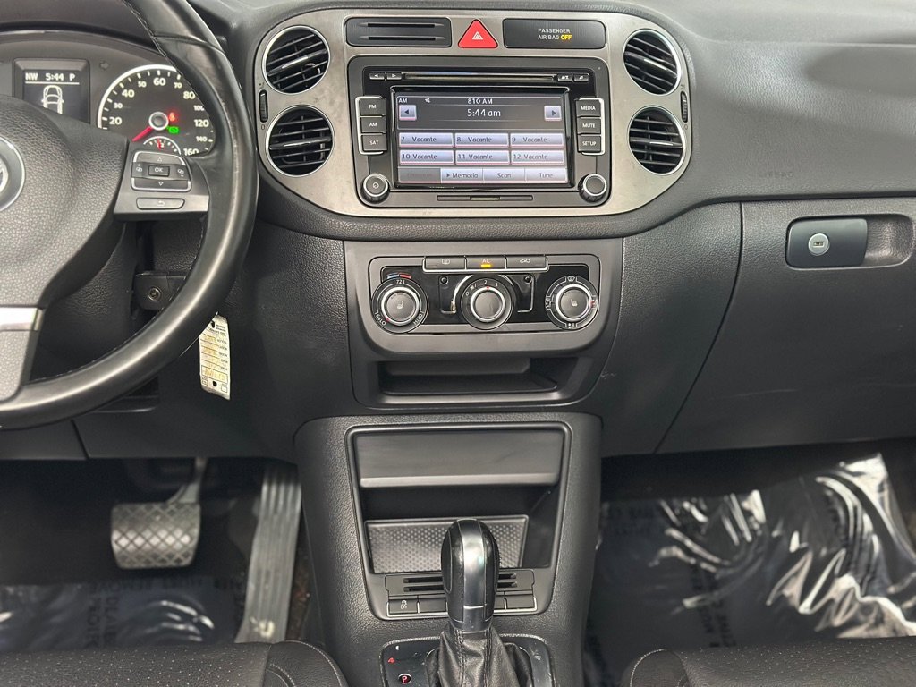Used 2011 Volkswagen Tiguan S image 16