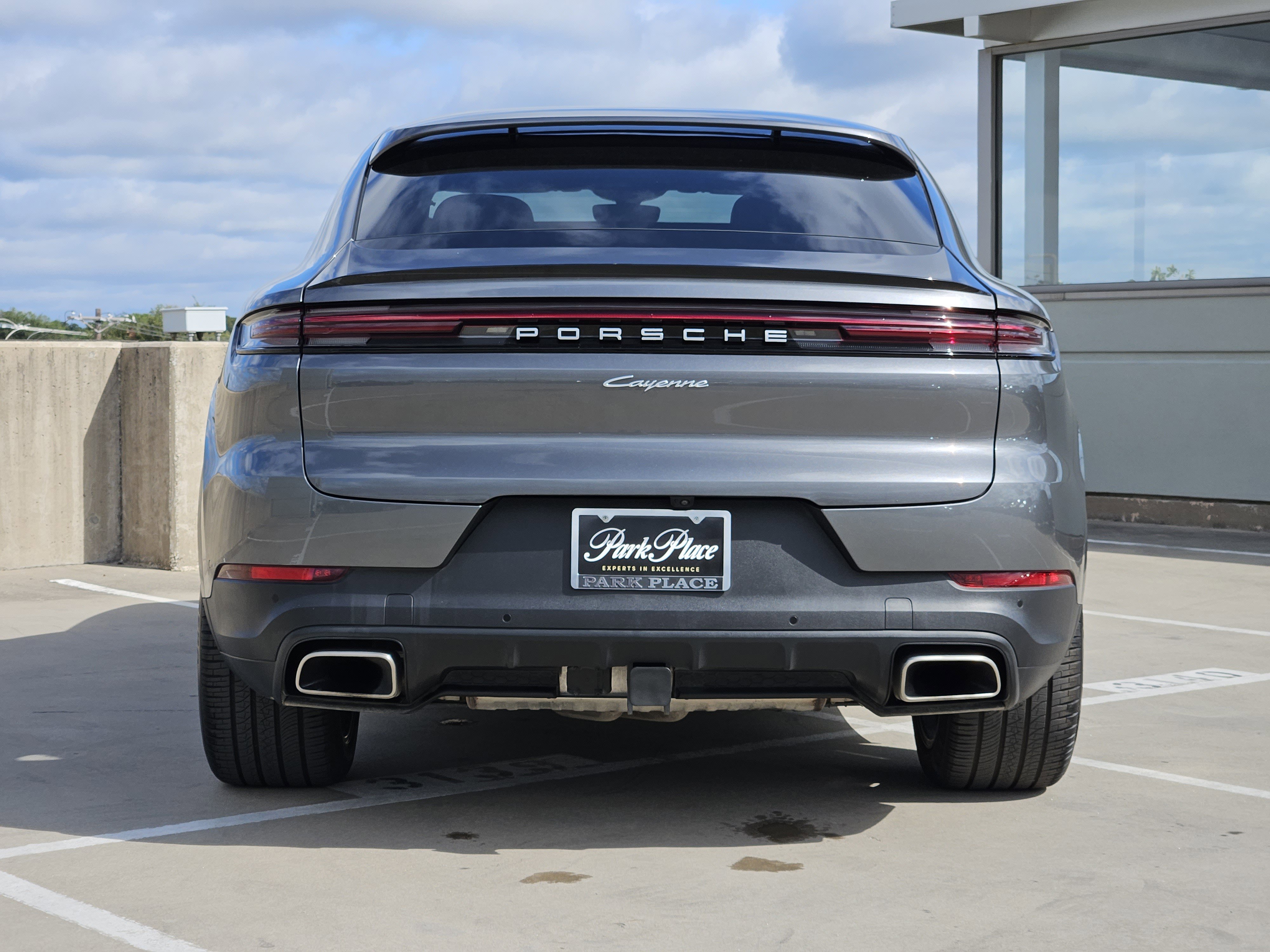 Certified 2025 Porsche Cayenne Coupe image 7