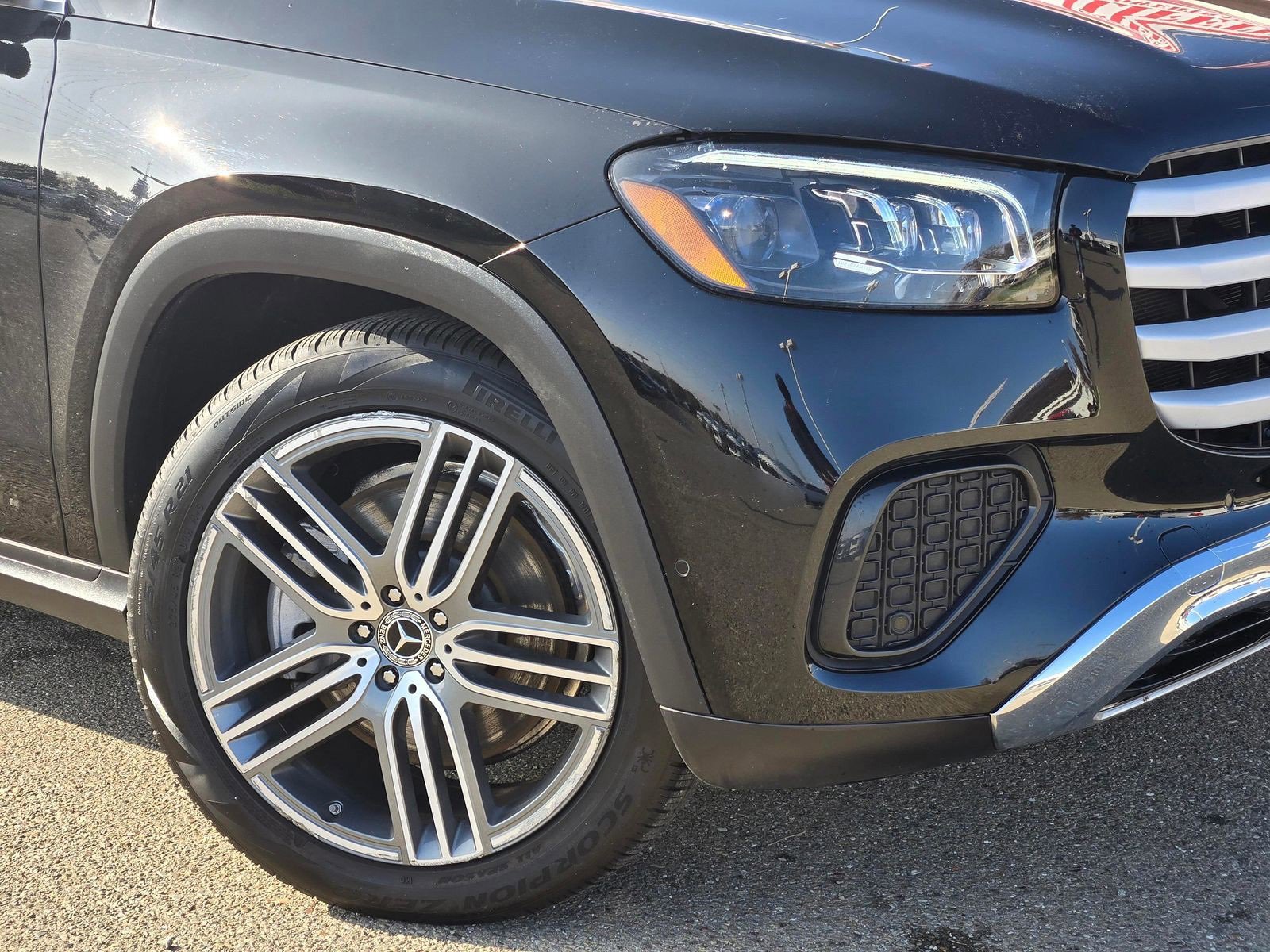 Used 2024 Mercedes-Benz GLS 450 4MATIC image 2