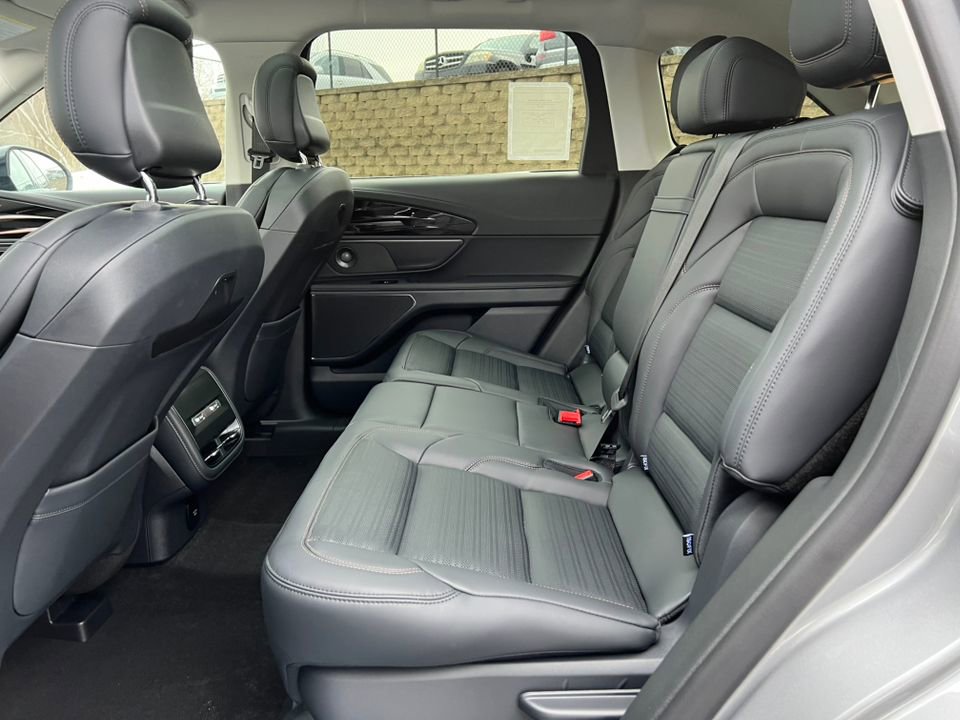 New 2026 Lincoln Nautilus Reserve w/ Jet Appearance Package AWD/4WD image 5