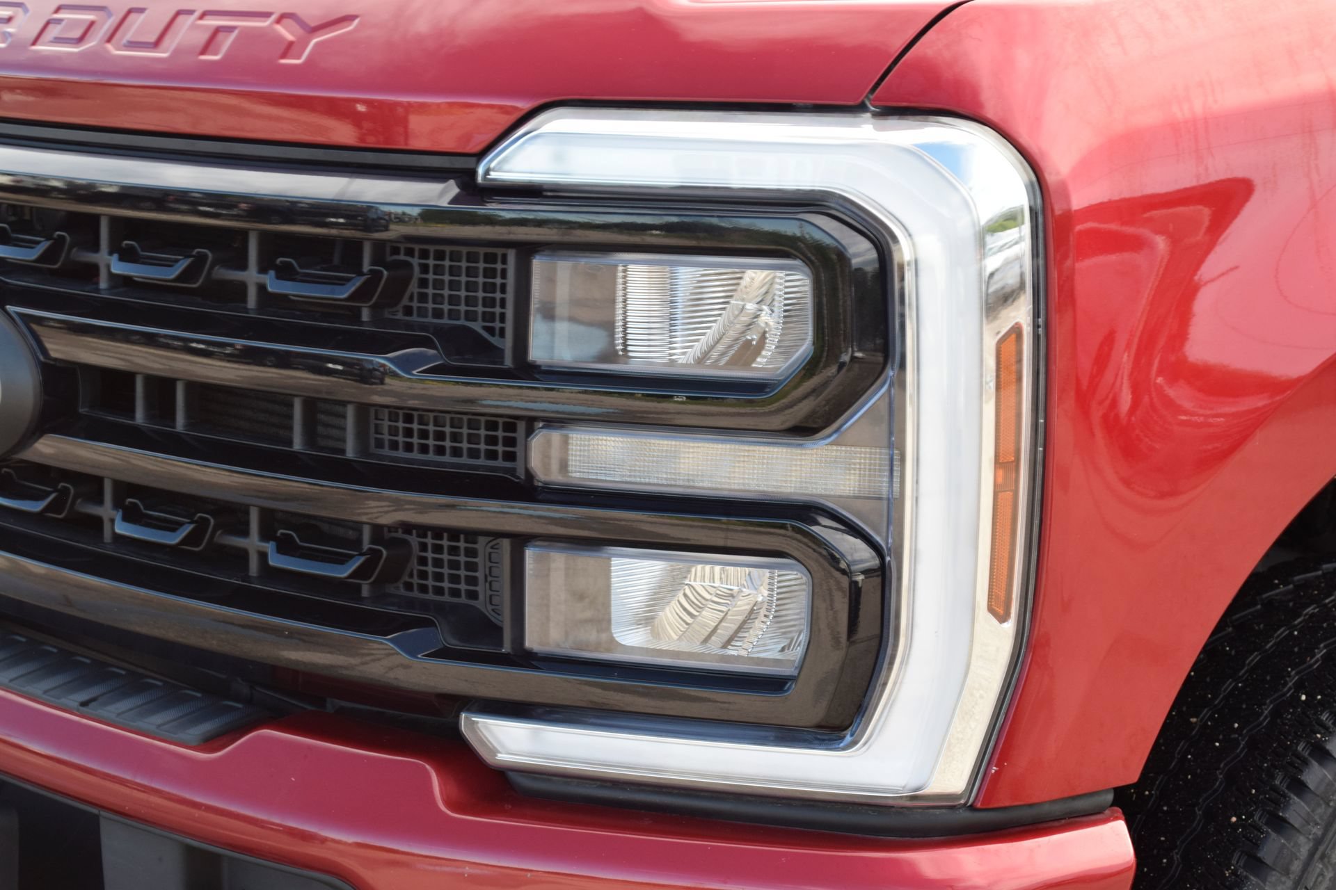Used 2024 Ford F250 Lariat w/ Black Appearance Package AWD/4WD image 24