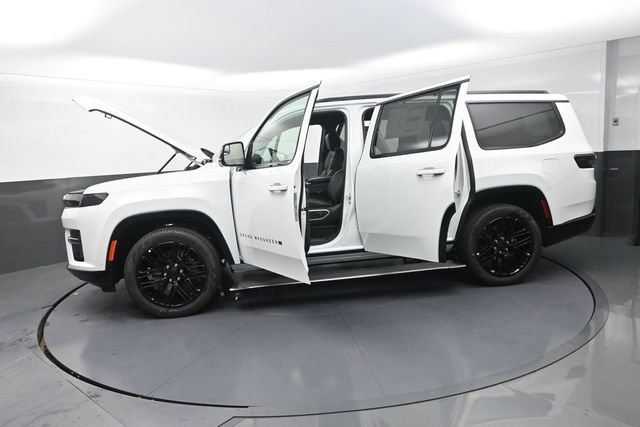 New 2026 Jeep Grand Wagoneer Limited AWD/4WD image 33