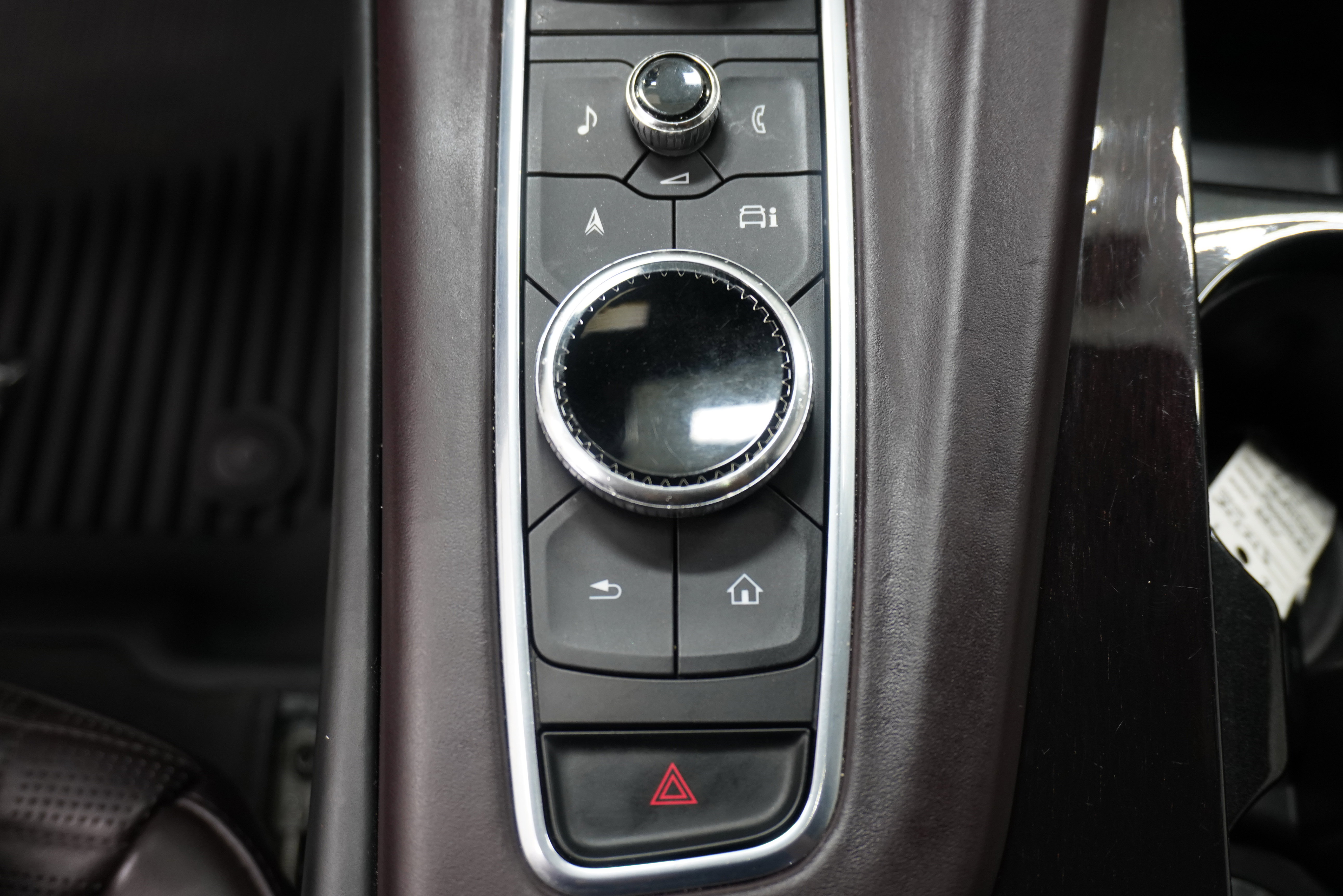 Used 2021 Cadillac Escalade ESV Premium Luxury Platinum AWD/4WD image 29