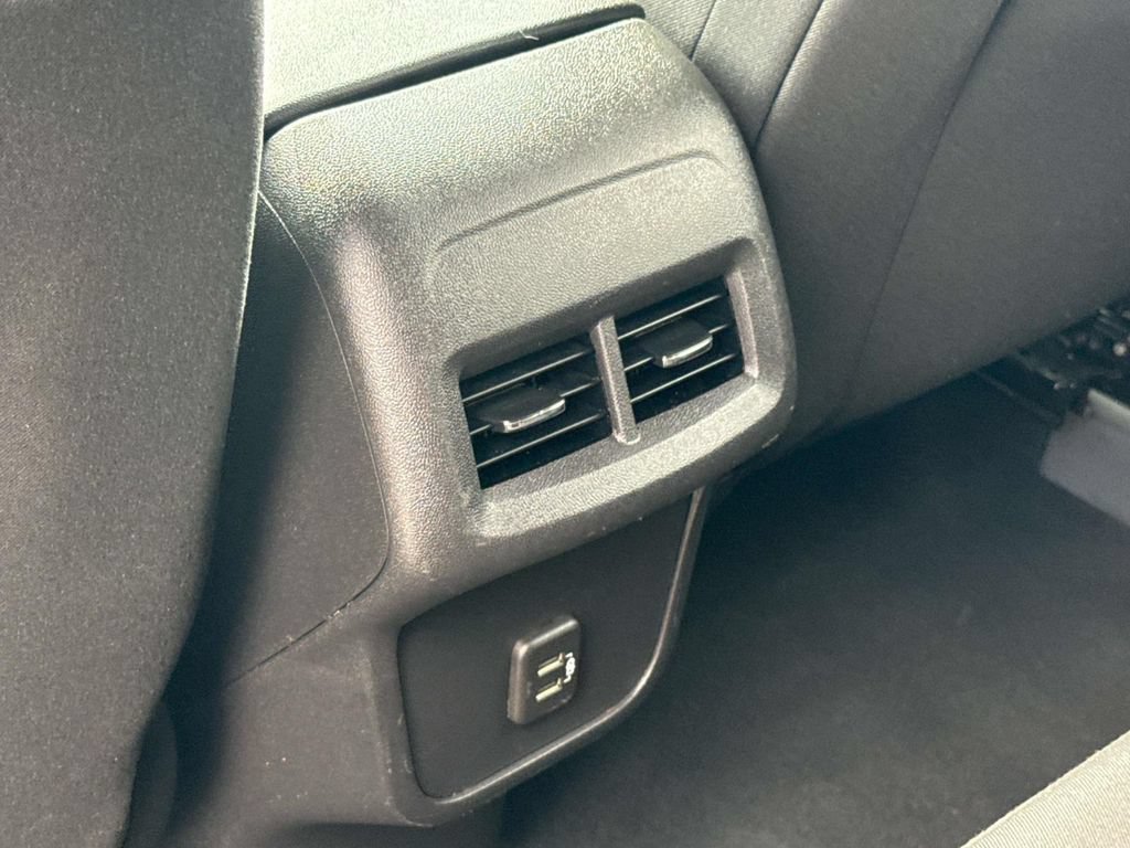 Used 2023 Chevrolet Equinox LT FWD image 13