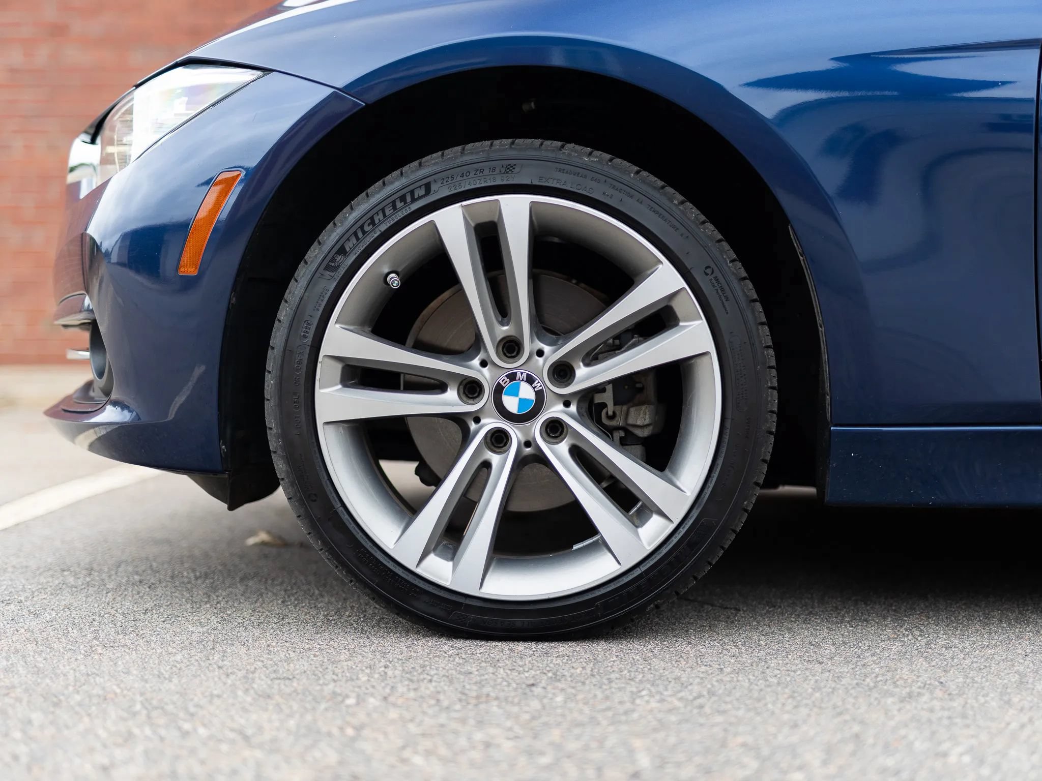 Used 2018 BMW 330i Sedan RWD image 12