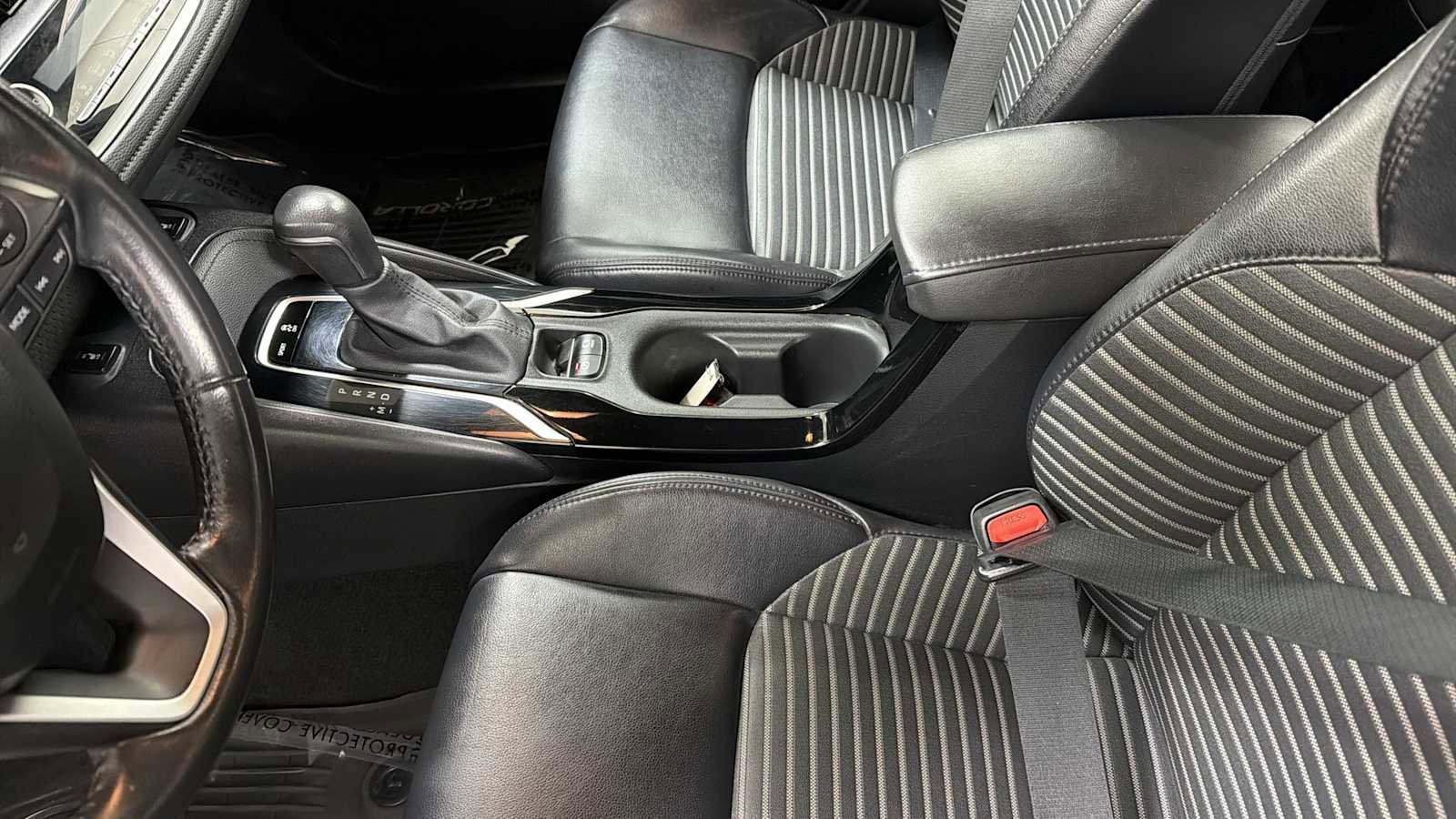 Certified 2020 Toyota Corolla XSE FWD image 22
