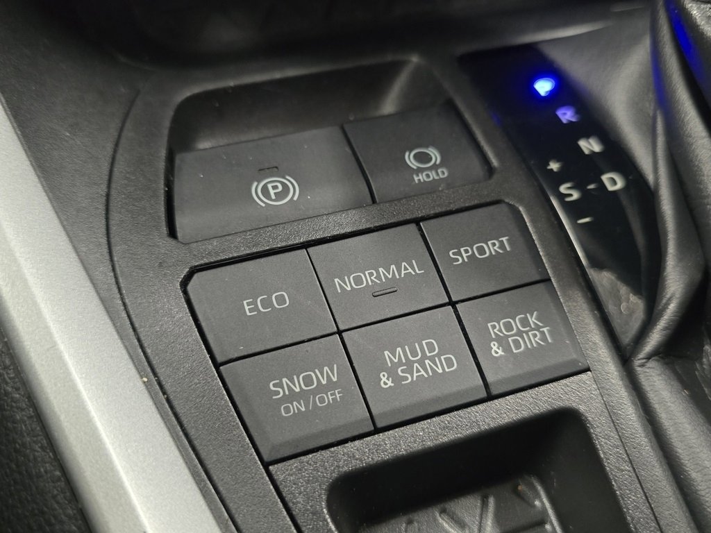 Used 2021 Toyota RAV4 XLE Premium image 7