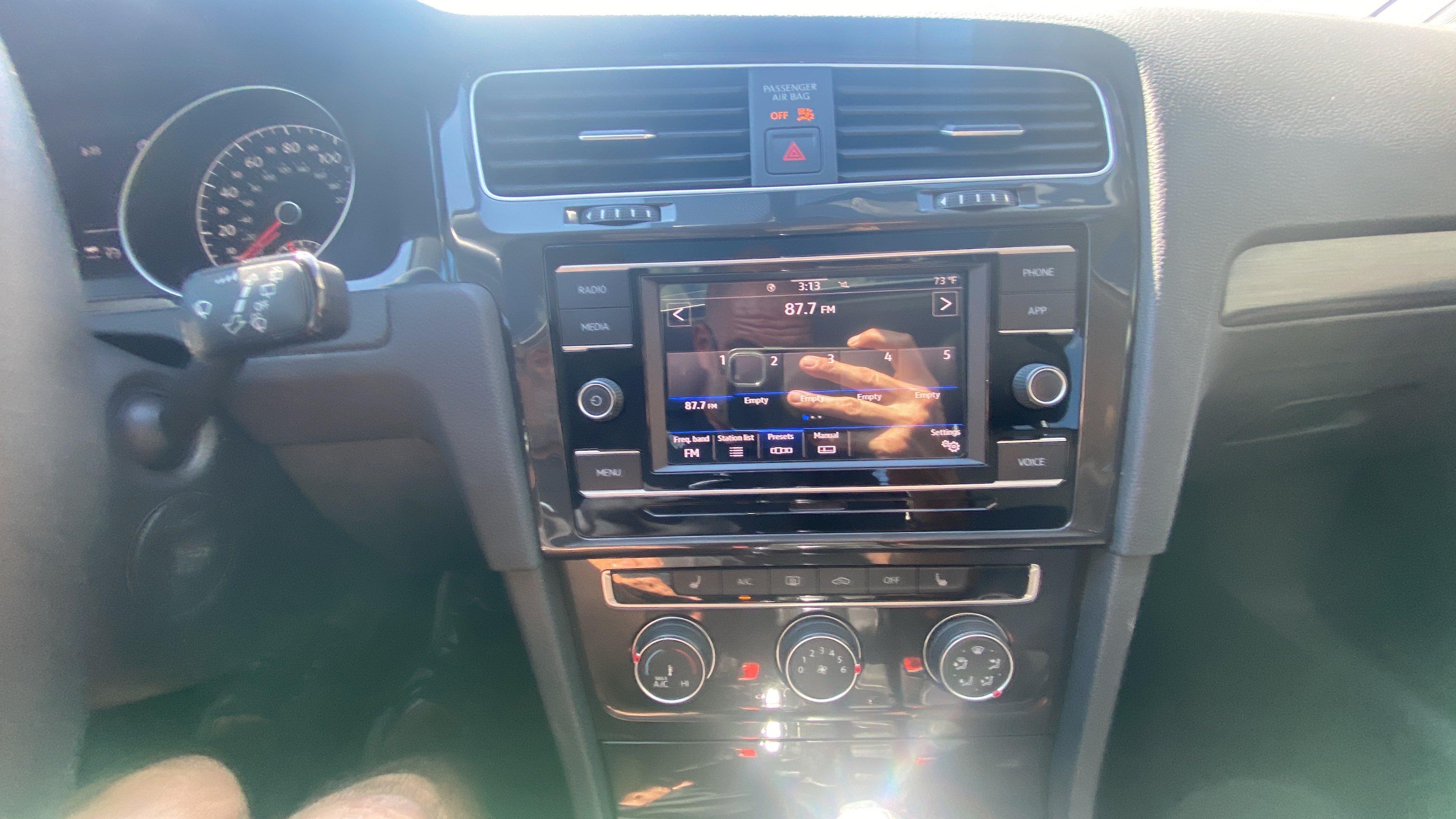 Used 2021 Volkswagen Golf 4-Door FWD image 17