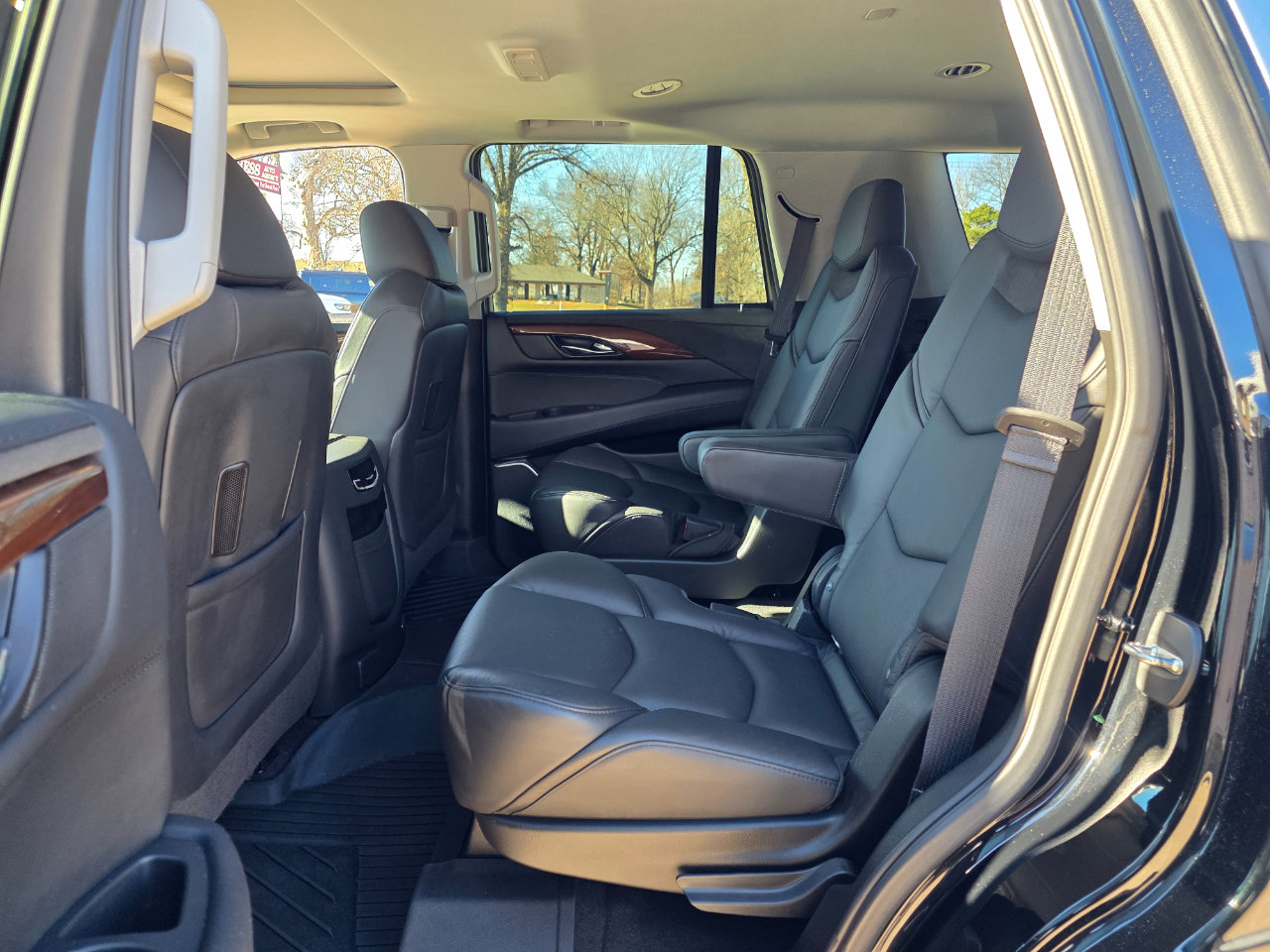 Used 2020 Cadillac Escalade Luxury image 15