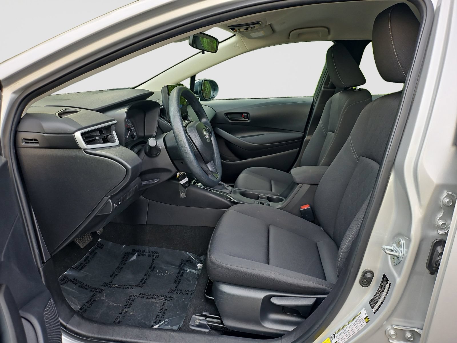 Used 2025 Toyota Corolla LE FWD image 22
