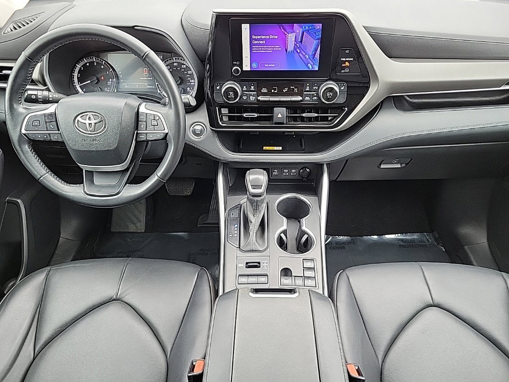 Used 2023 Toyota Highlander XLE AWD/4WD image 22