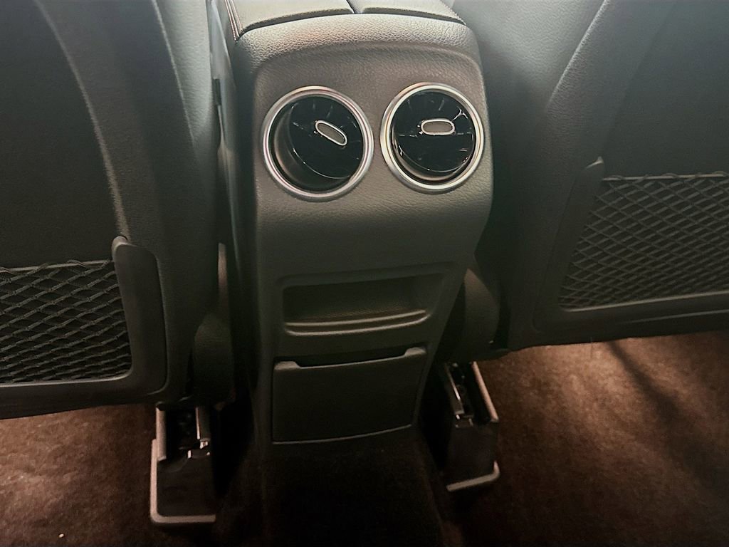 Used 2021 Mercedes-Benz GLB 250 image 28