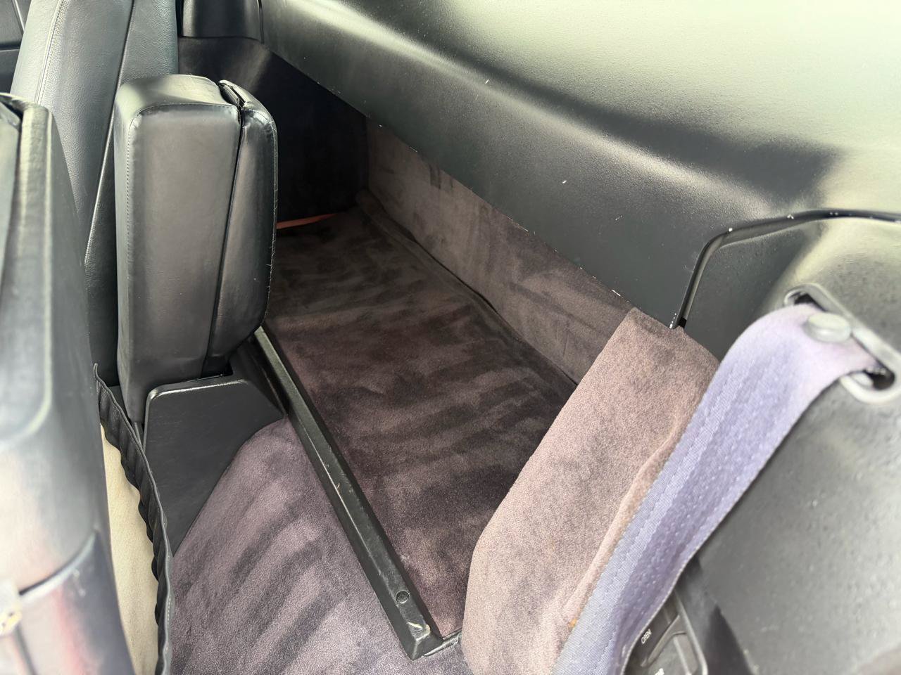 Used 1992 Cadillac Allante FWD image 12