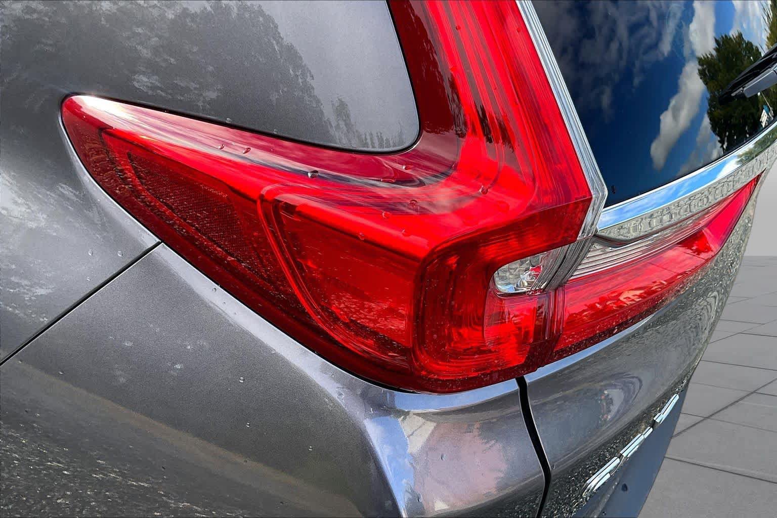 Used 2018 Honda CR-V Touring image 28