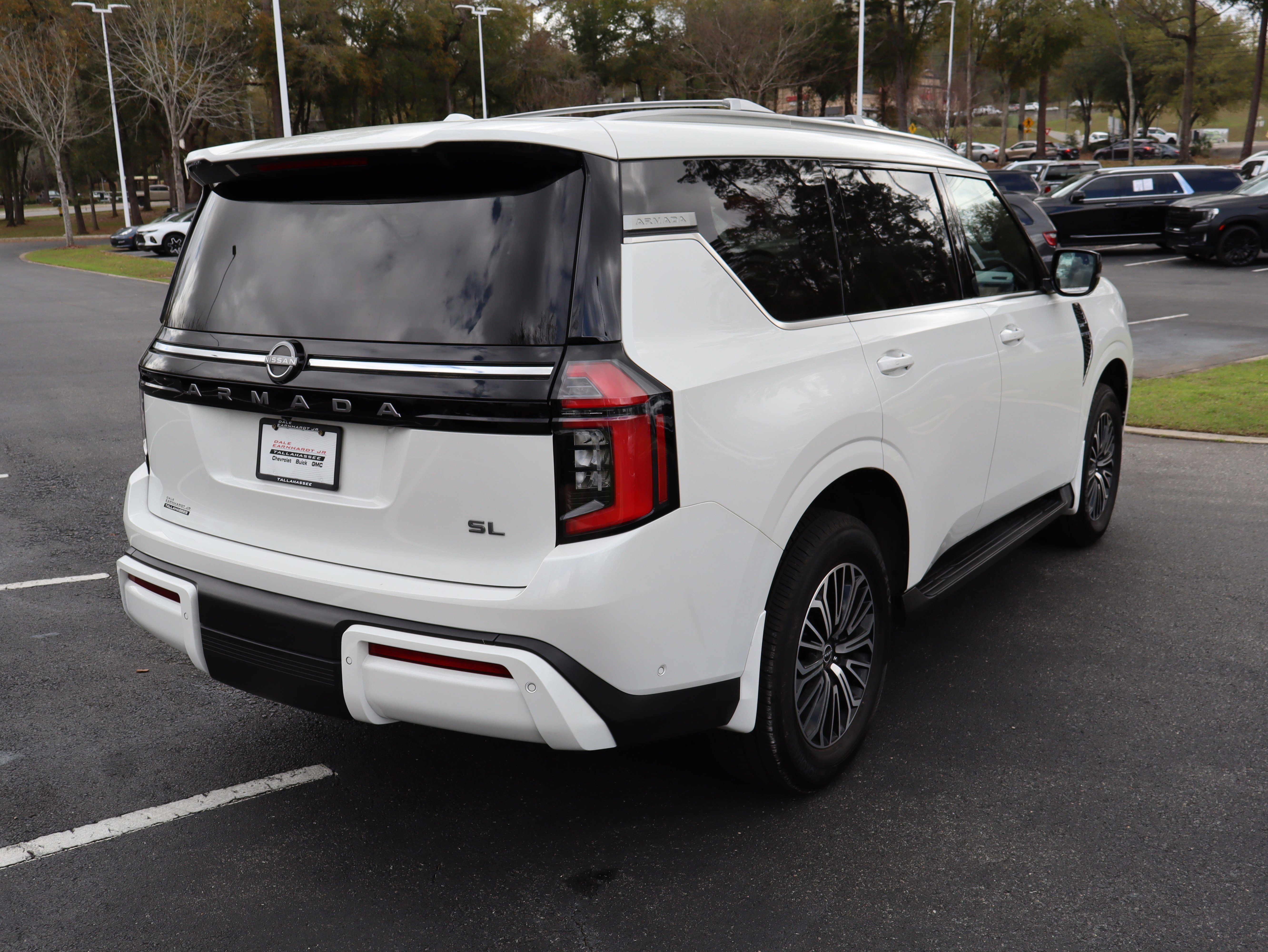 Used 2025 Nissan Armada SL w/ Captain's Chari Seat Package image 3