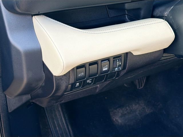 Used 2019 Subaru Ascent Limited w/ Popular Package #3 image 10