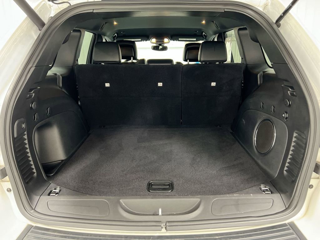 Used 2022 Jeep Grand Cherokee Laredo X image 24