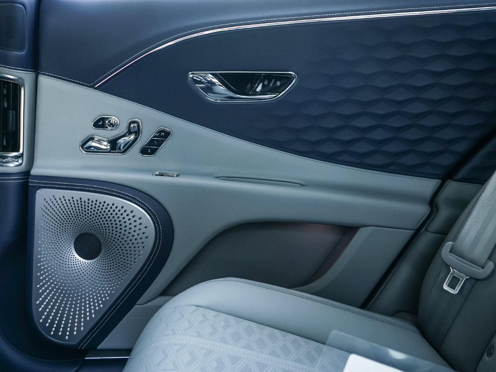 New 2025 Bentley Flying Spur Plug-In Hybrid AWD/4WD image 24