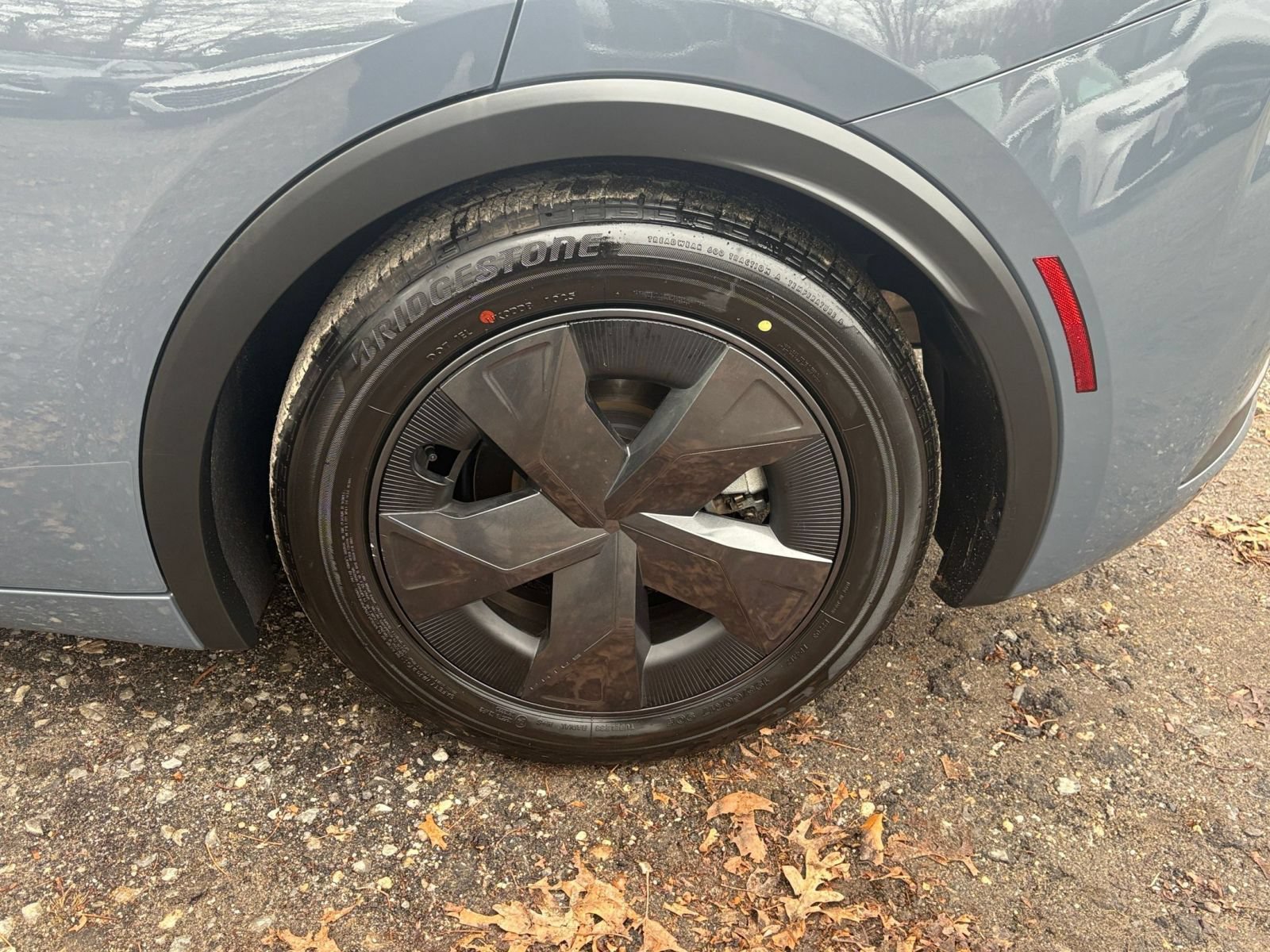 Used 2025 Toyota Prius LE FWD image 28