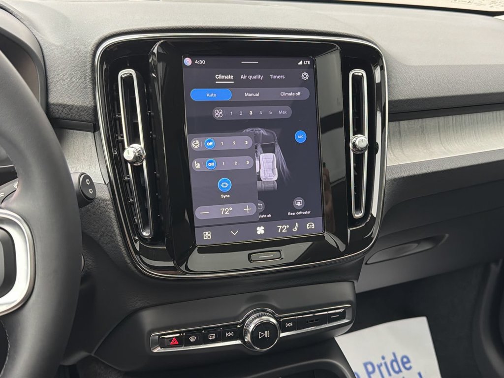 Certified 2024 Volvo XC40 B5 Plus w/ Climate Package AWD/4WD image 21