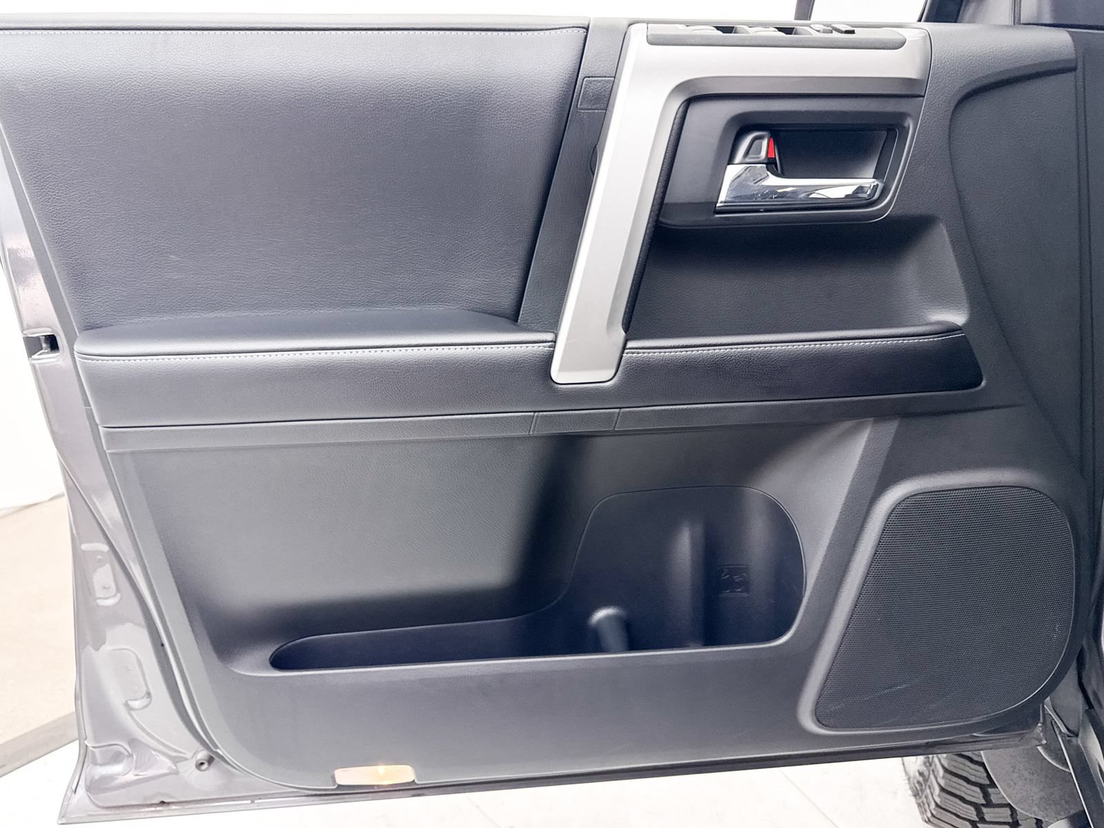 Used 2018 Toyota 4Runner SR5 Premium AWD/4WD image 28