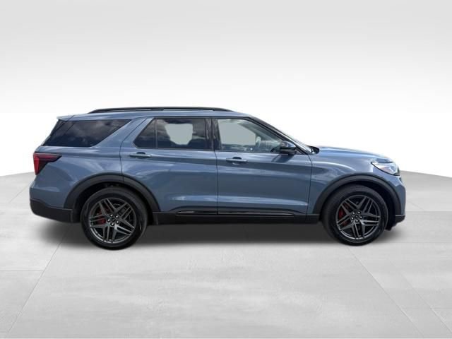 Used 2025 Ford Explorer ST image 9