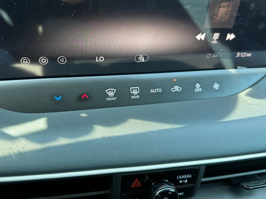 New 2026 Nissan Leaf w/ Illuminated Package FWD image 48