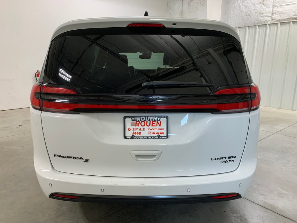 Used 2025 Chrysler Pacifica Limited FWD image 27