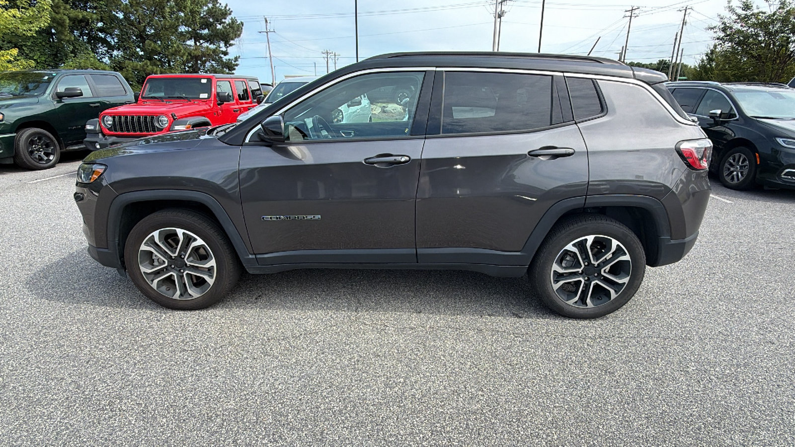 Used 2024 Jeep Compass Limited AWD/4WD image 11