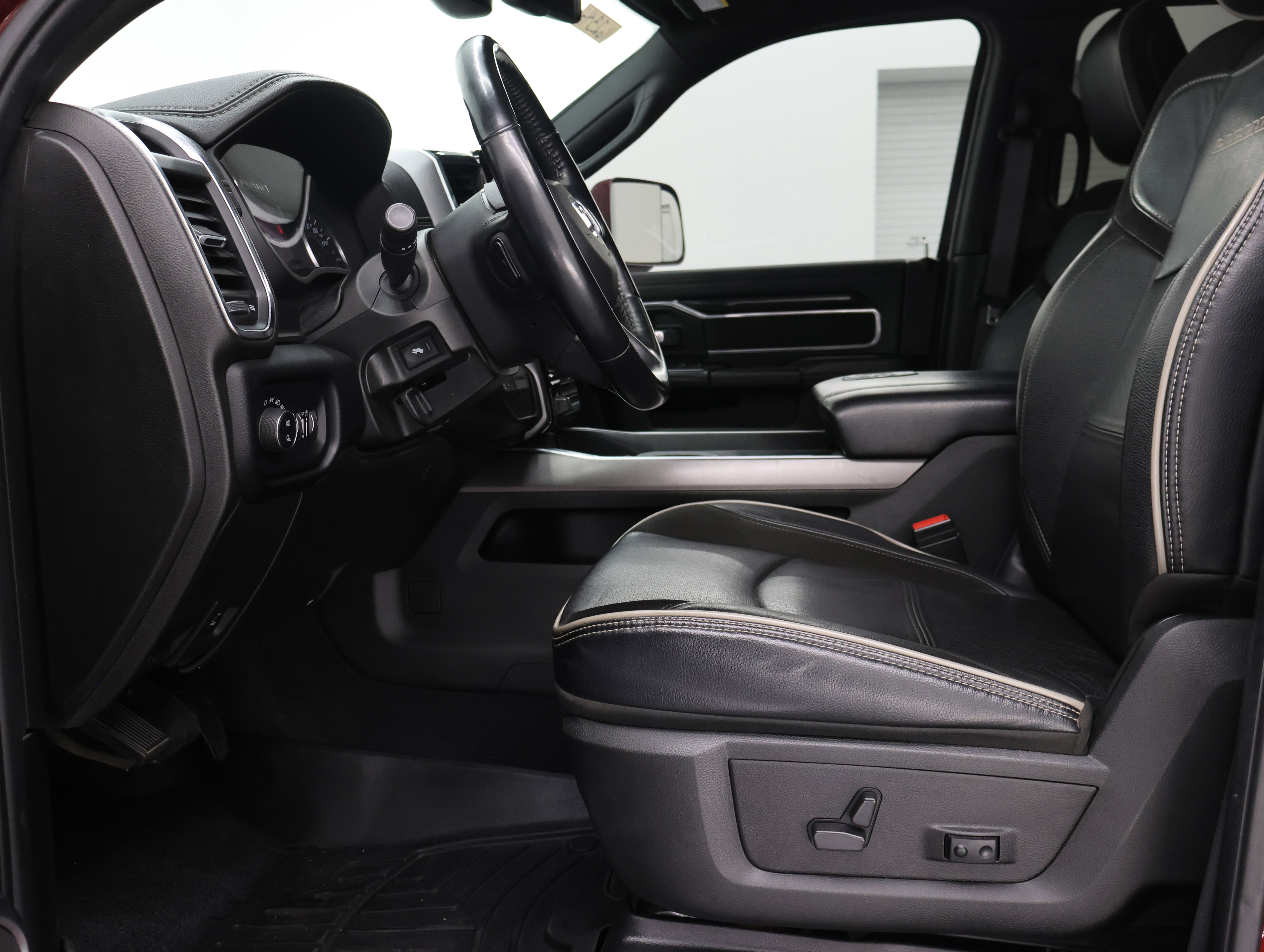 Used 2022 RAM 3500 Laramie image 8