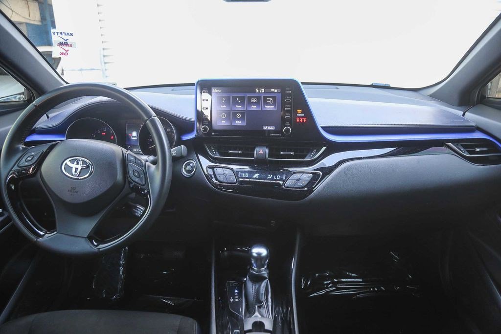 Used 2021 Toyota C-HR XLE FWD image 11