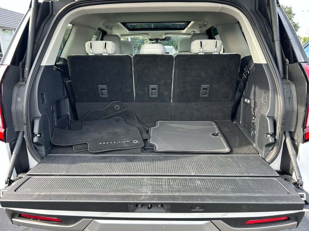 Used 2025 Ford Expedition Platinum AWD/4WD image 28