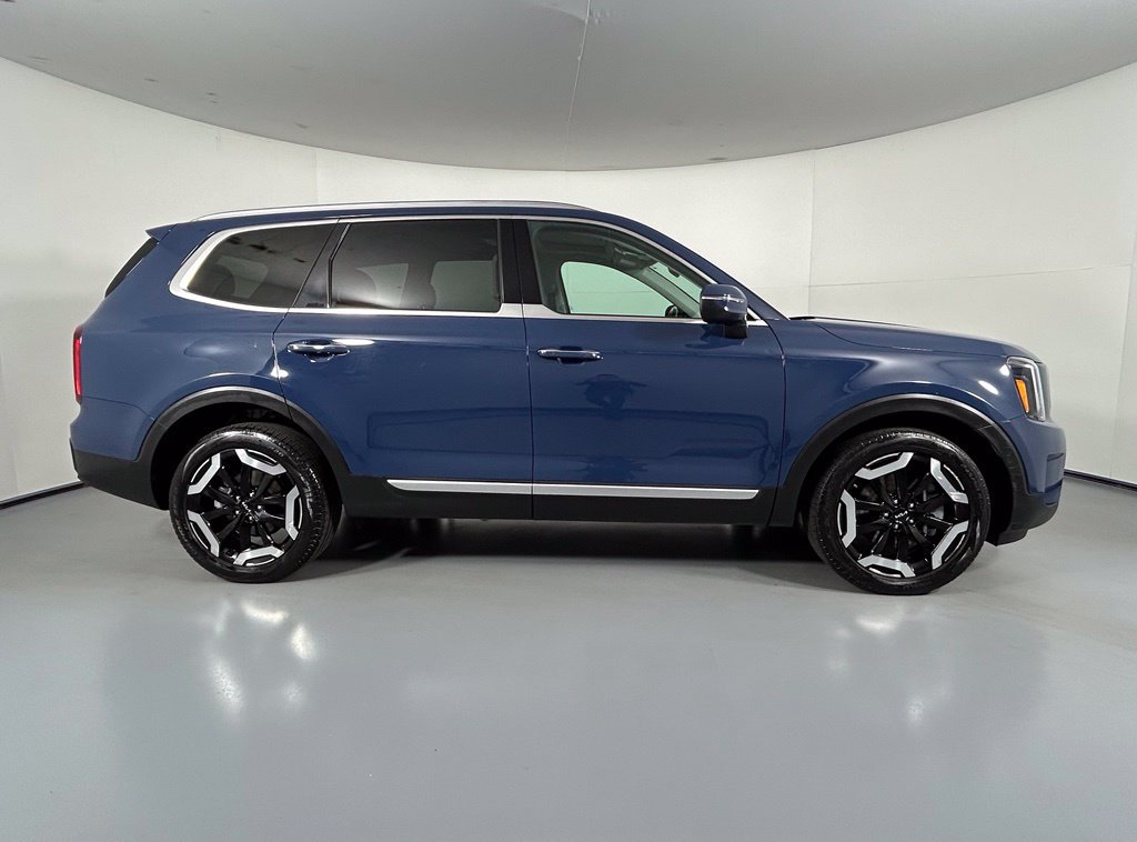 Used 2025 Kia Telluride S AWD/4WD image 8