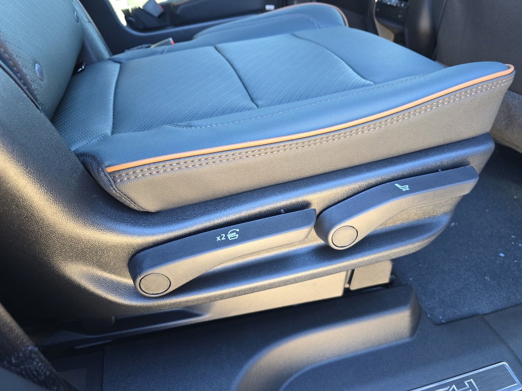 New 2026 GMC Yukon AT4 image 18
