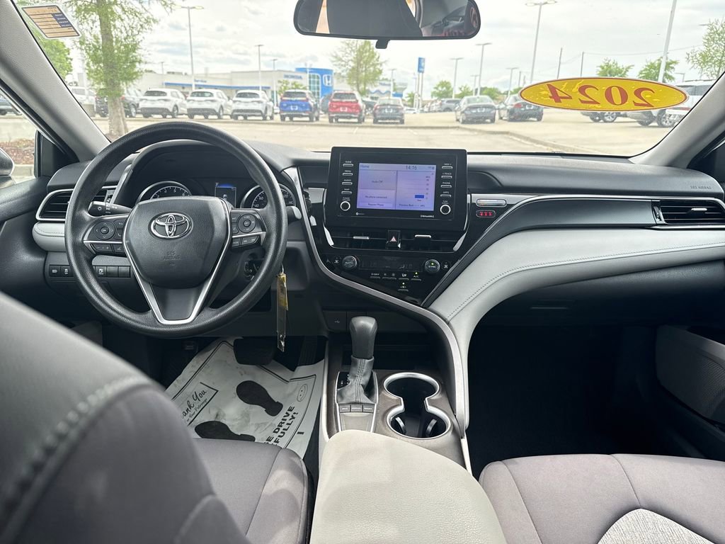 Used 2024 Toyota Camry LE image 29