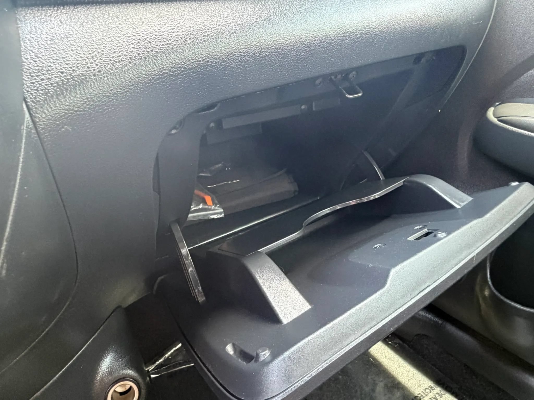 Used 2018 Nissan Versa SV FWD image 25