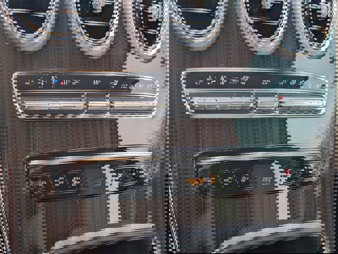 Used 2022 Mercedes-Benz GLC 300 w/ Premium Package Lite image 14