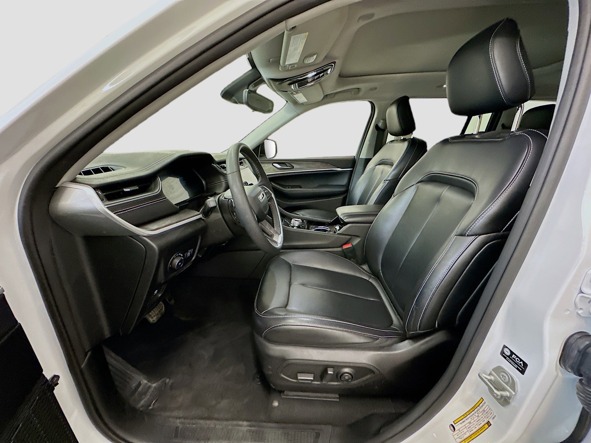 Used 2023 Jeep Grand Cherokee Limited image 13