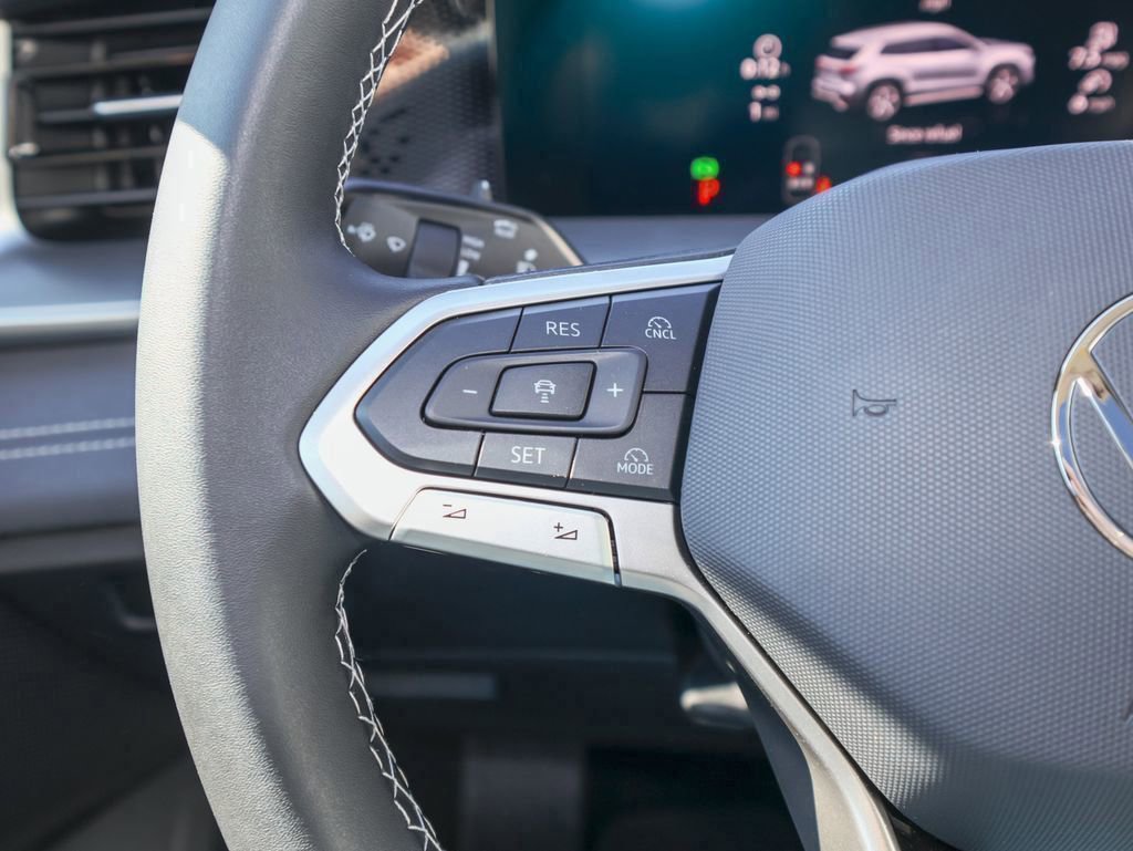 New 2026 Volkswagen Tiguan SE image 24