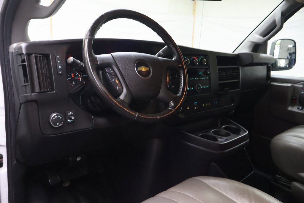 Used 2020 Chevrolet Express 3500 w/ Driver Convenience Package image 17