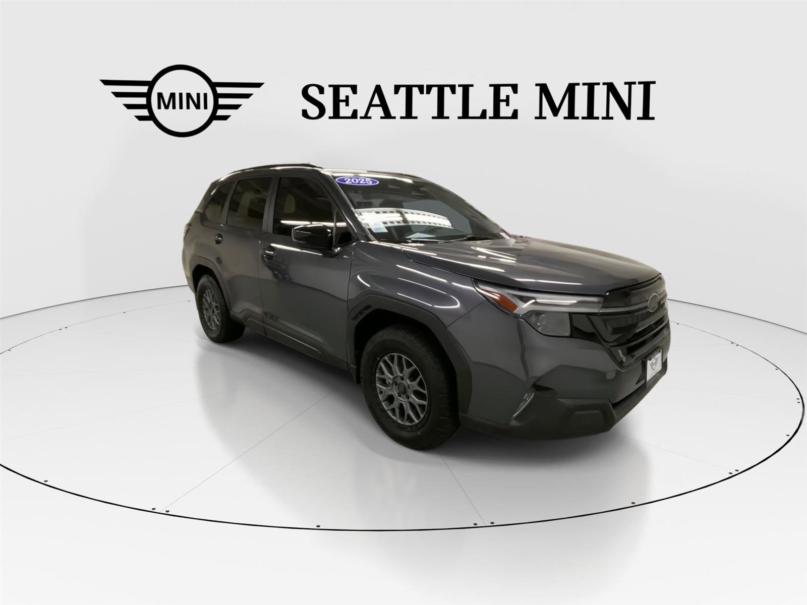 Used 2025 Subaru Forester Touring image 2